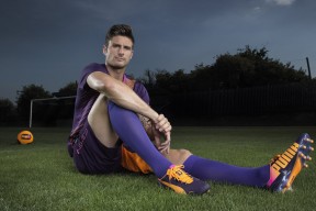 乐鱼体育app-1-0！李霄鹏命真硬！海牛上岸亚泰降级，邓卓翔早早撤下两大外援，李霄鹏冲进球场视频